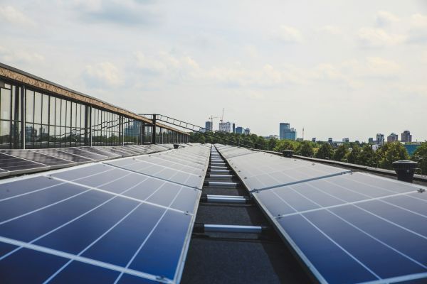 Guide sur les panneaux solaires pour économiser sur vos factures